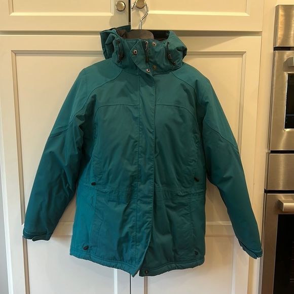 L. L. BEAN Medium Turquoise Hooded Winter Jacket Warm Comfortable Classic Cute